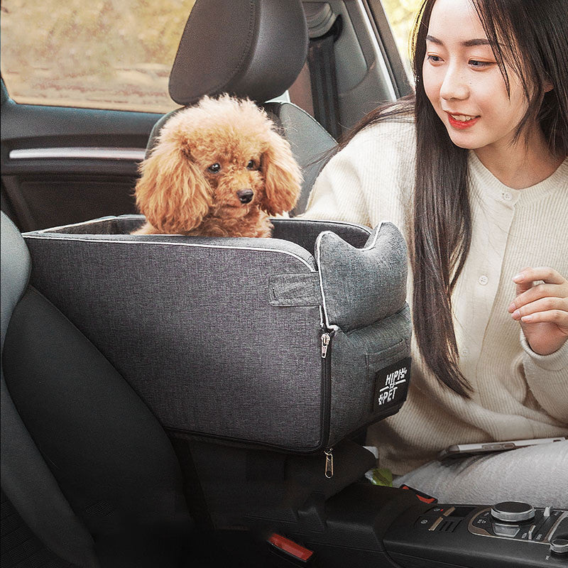 Car pet mat and four-season cat house for dogs and cats, durable pet house interior view