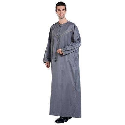 Summer Arab Middle Eastern men's robe in a traditional flowing design