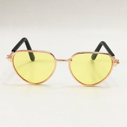 Creative fashion mini pet cat sunglasses in playful design for cats