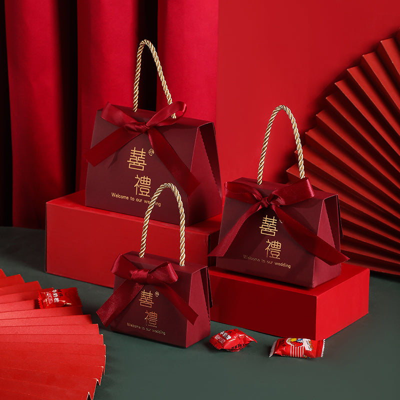 Portable Chinese style wedding candy gift box, elegant compact design for wedding favors