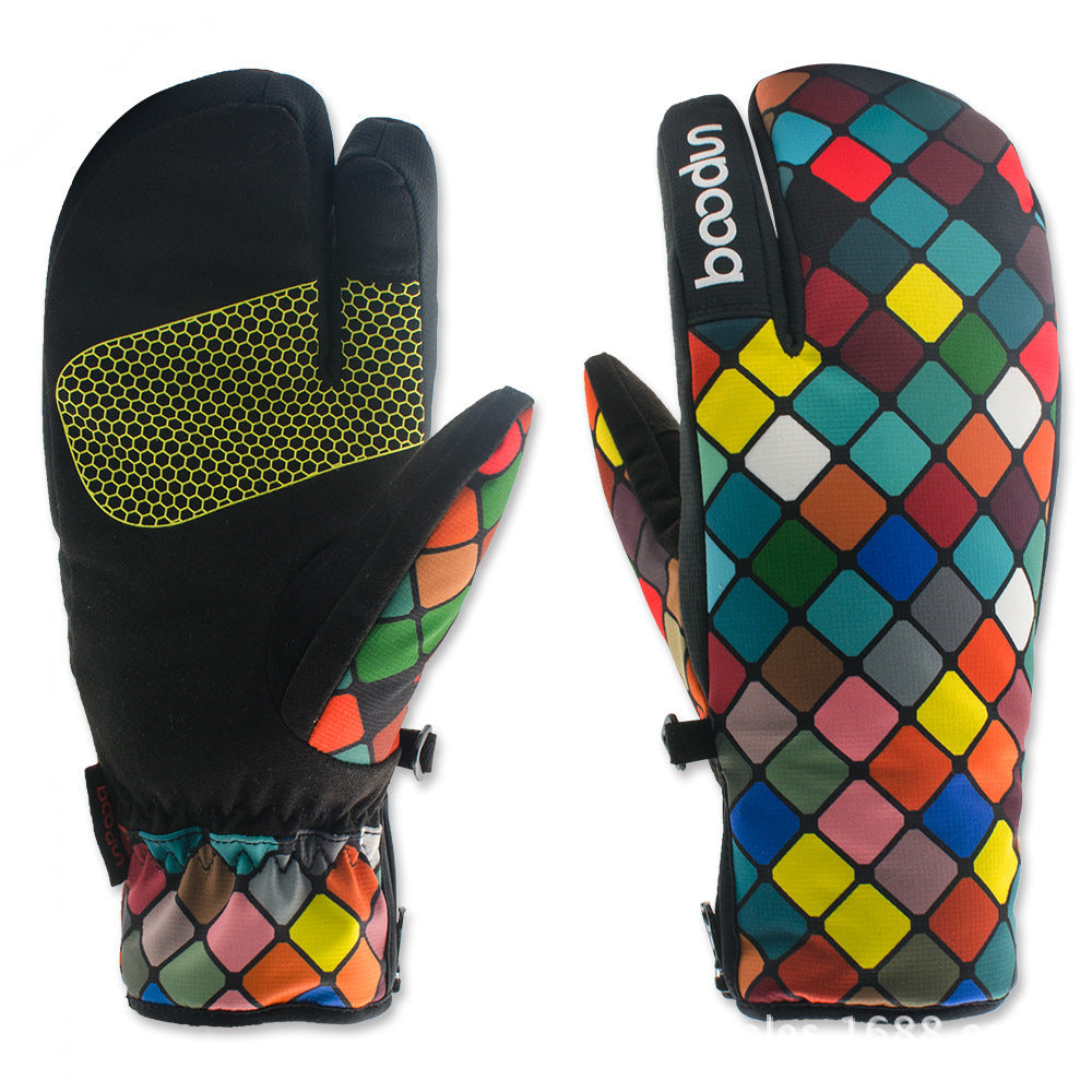 Ski gloves outdoor three-finger warm gloves in a durable, insulated design