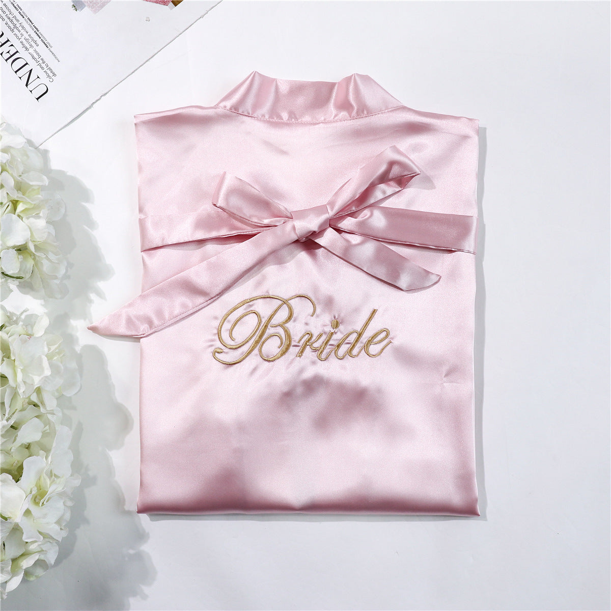 Bridal simulation silk nightgown pajamas in a soft, elegant design