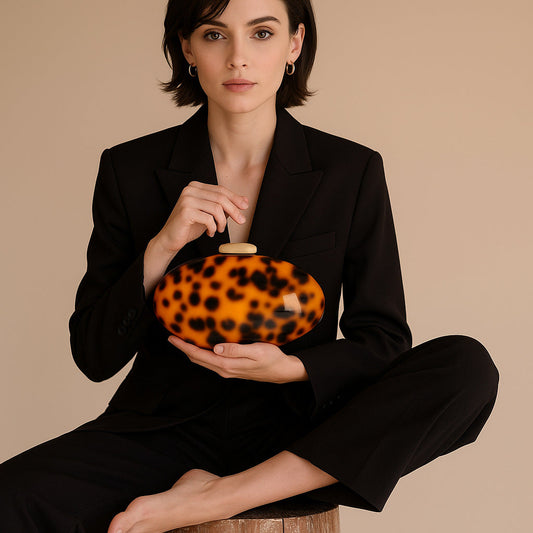 New fashion ladies acrylic evening bag with a sleek, transparent design and compact handheld silhouette