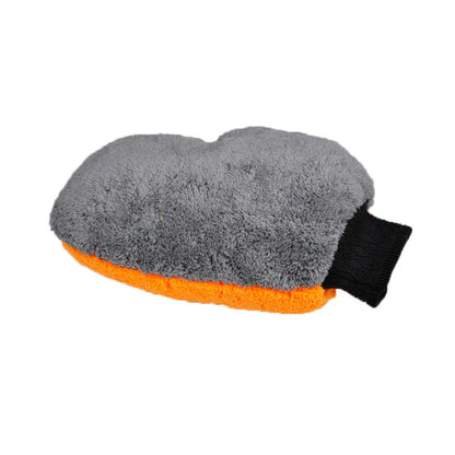 Bear paw car cleaning supplies set with bear paw-shaped cleaning tools and car detailing accessories
