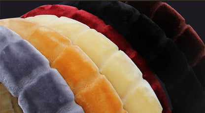Loop velvet winter-length 3D plush warm grip, soft textured design in a close-up product view