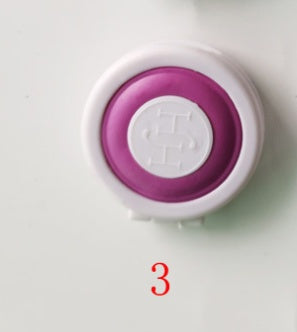 Temporary hair dye mascara wand in product packaging; brand not visible