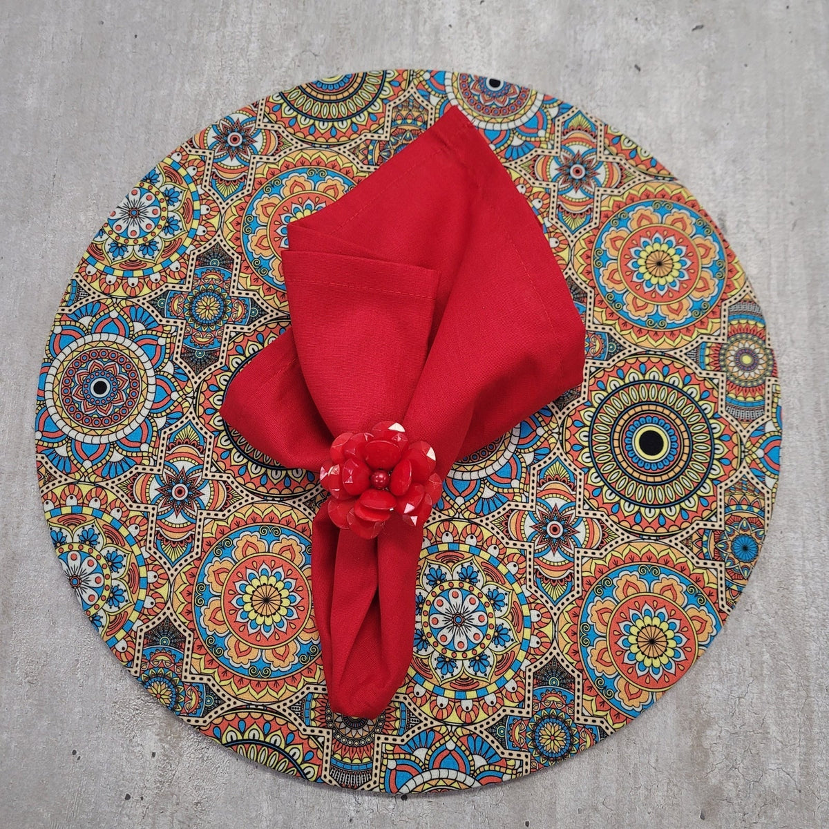 Set of 4 round placemats covers with colorful mandala psico design for MDF wood, 14-inch diameter, by Maison Charlo.
