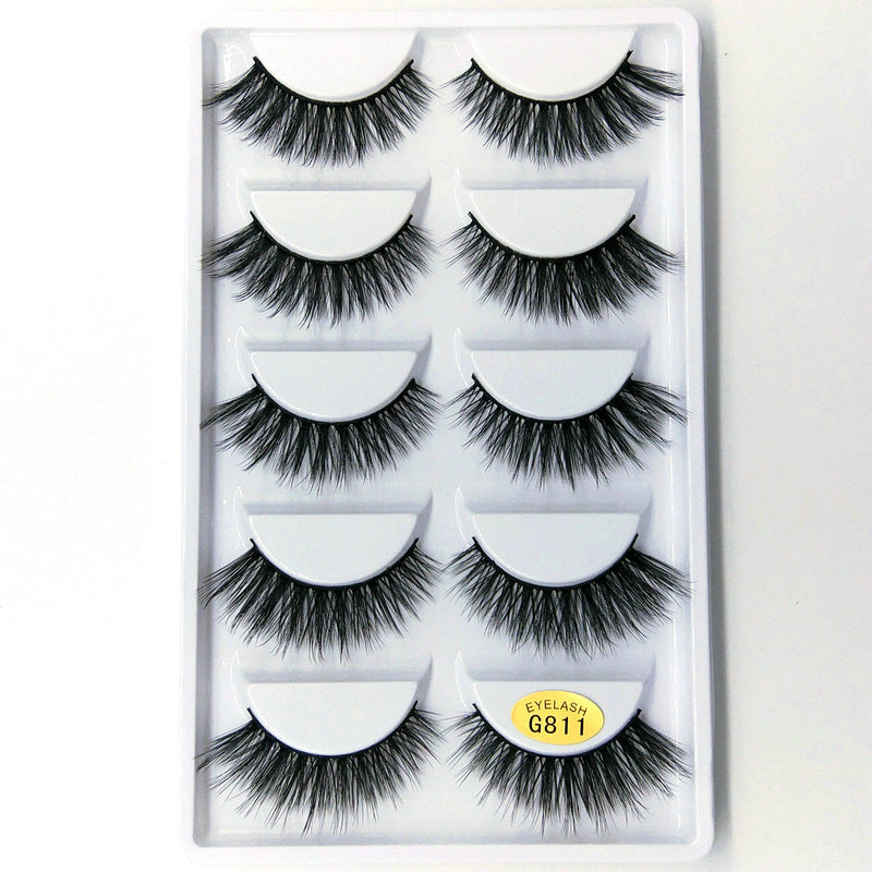 3D mink hair false eyelashes with soft, voluminous layered fibers in a natural curved style