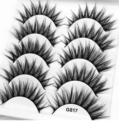 3D mink hair false eyelashes in a soft, voluminous style close-up