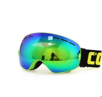 Spherical double-layer anti-fog glasses with clear protective lenses