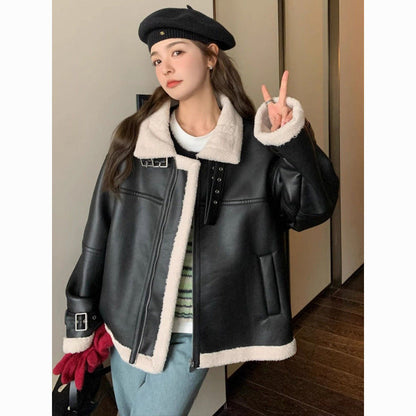Lamb winter motorcycle clothing coat in loose fit, front view