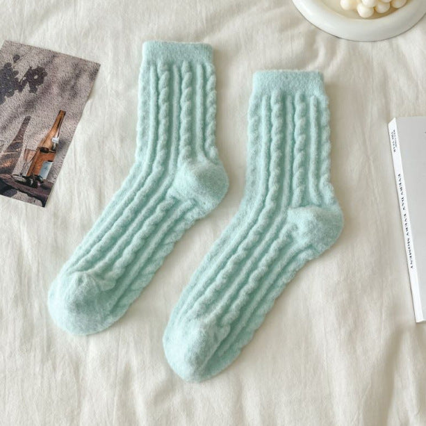 Solid-color mid-calf cotton socks for women, thick knit design