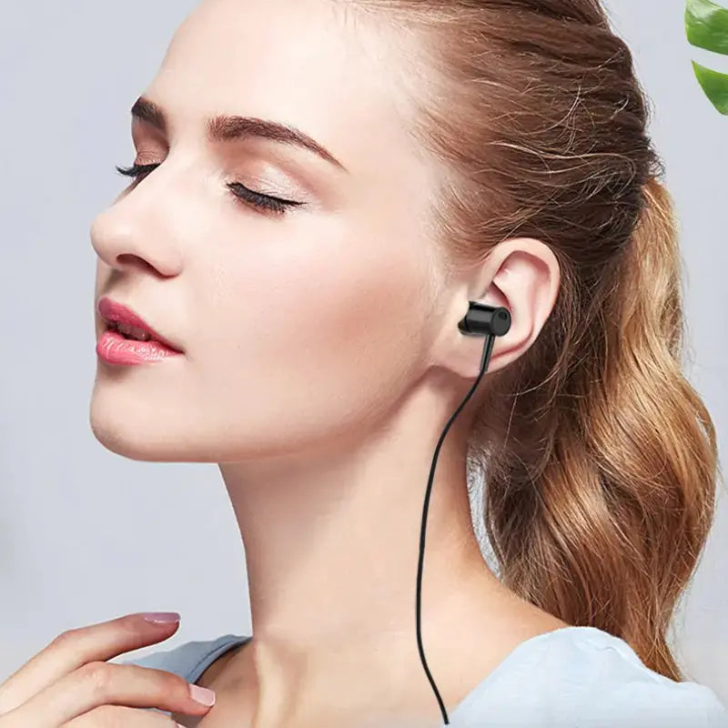 D21 Wired In-Ear Headset for Mobile and PC Gaming