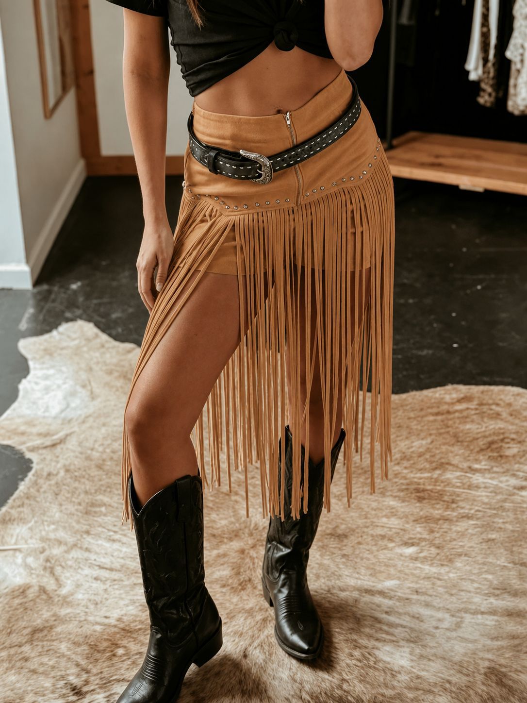 Women's high-waisted tassel shorts in a fashionable, versatile design