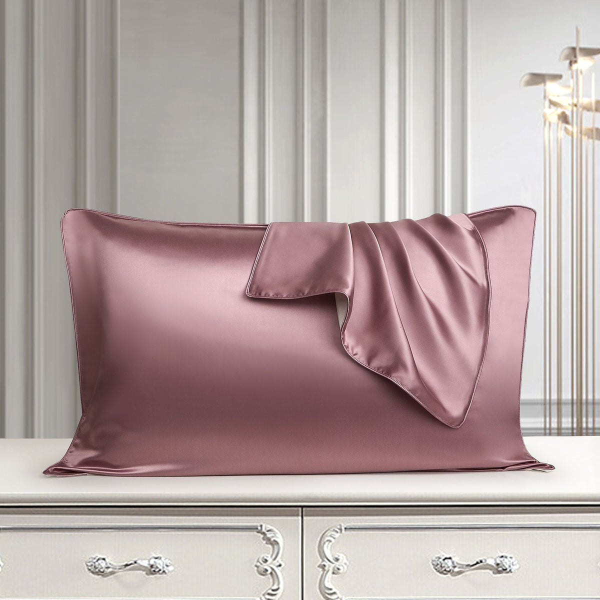 Pure silk pillowcase in natural silk fabric, smooth white bedding accessory