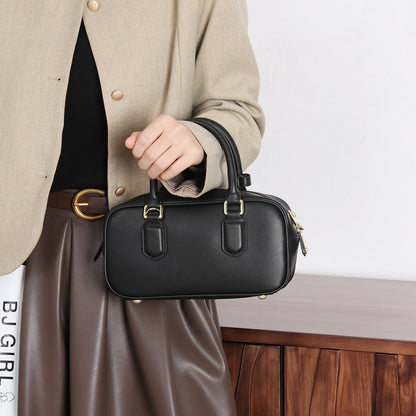 Women's summer crossbody bag, versatile shoulder bag with spacious main compartment and adjustable strap