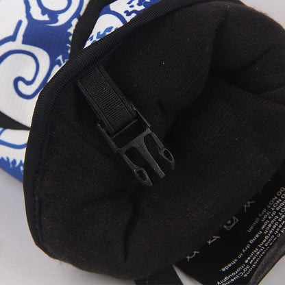 Outdoor three-finger ski gloves in black, designed for warmth and winter sports protection