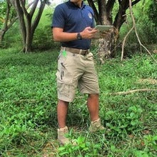 Outdoor sports and leisure work clothes and shorts in durable fabric, front view аусура