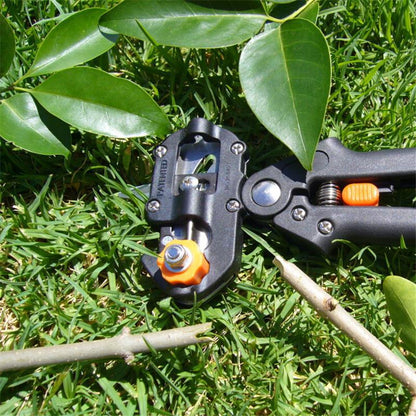 Grafting shears for gardening with sharp pruning blades and ergonomic handles
