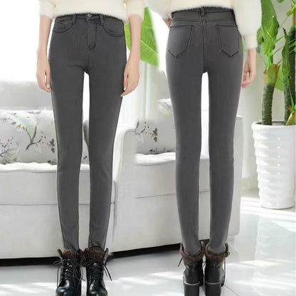 Chic Eco-Friendly Women's Jeans