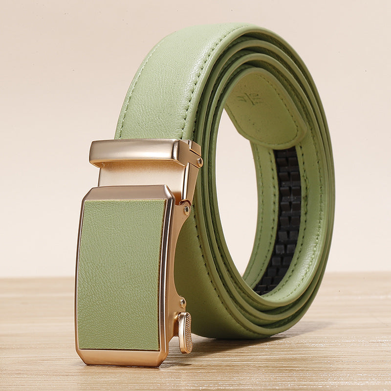 Men's personalized fashionable automatic-buckle belt in black leather, adjustable design with sleek metal buckle