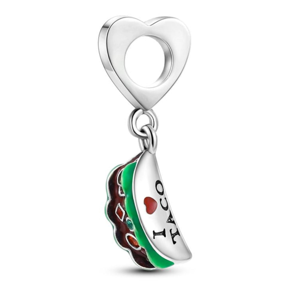 Jewelry beads pendant with detailed decorative design