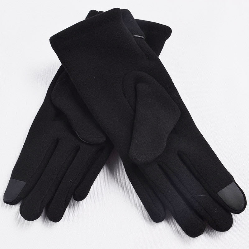 Black riding warm gloves with insulated design for equestrian use