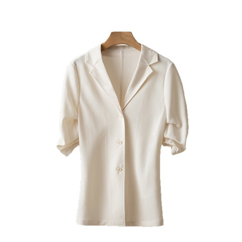 Women's versatile waist-cinching fashion blazer in a tailored silhouette