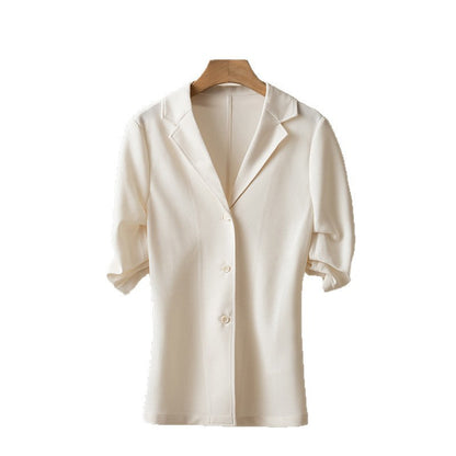 Women's versatile waist-cinching fashion blazer in a tailored silhouette