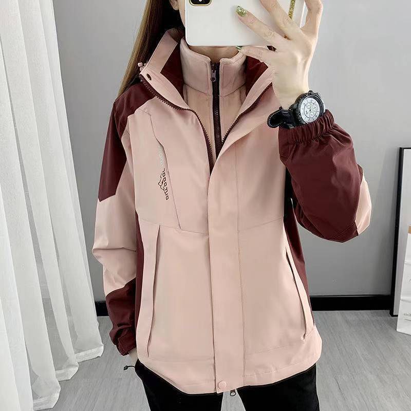Plus-size two-piece windproof 3-in-1 outdoor jacket in a versatile layered design