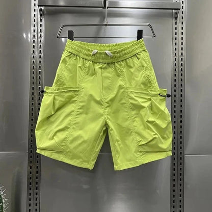 American-style comfortable utility five-quarter pants in casual cut.