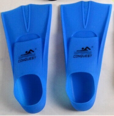 Children's professional silicone short swimming training fins in a compact design