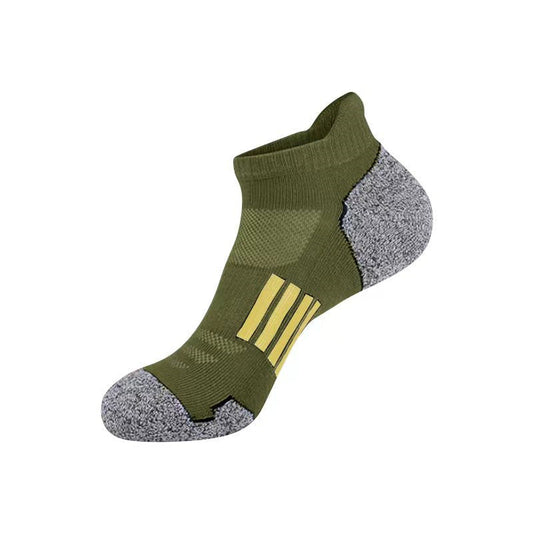 Men's breathable boneless outdoor sports socks by My Store, shown in a lightweight ankle-length design