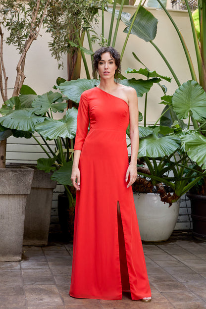 Ceylan Bcn Hydra long dress in flowing fabric with a fitted bodice and full skirt, elegant evening wear.