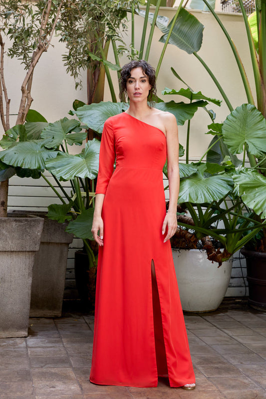 Ceylan Bcn Hydra long dress in flowing fabric with a fitted bodice and full skirt, elegant evening wear.