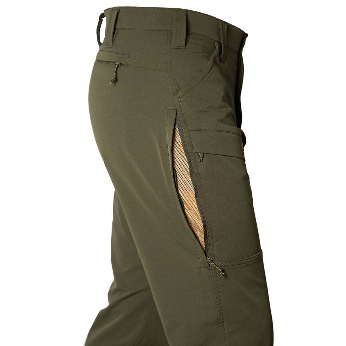 GameGuard Agave Guía Grande™ hunting pants showing durable fabric and multiple pockets with a camouflage pattern.