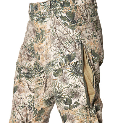 GameGuard GameGuard Guía Grande™ hunting pants in durable fabric, featuring multiple pockets and adjustable waistband for outdoor activities.
