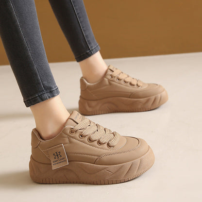 Height-increasing sneakers for female students, casual platform shoes in a low-top design