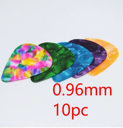 Folk Bakelite ukulele guitar pick in a classic design