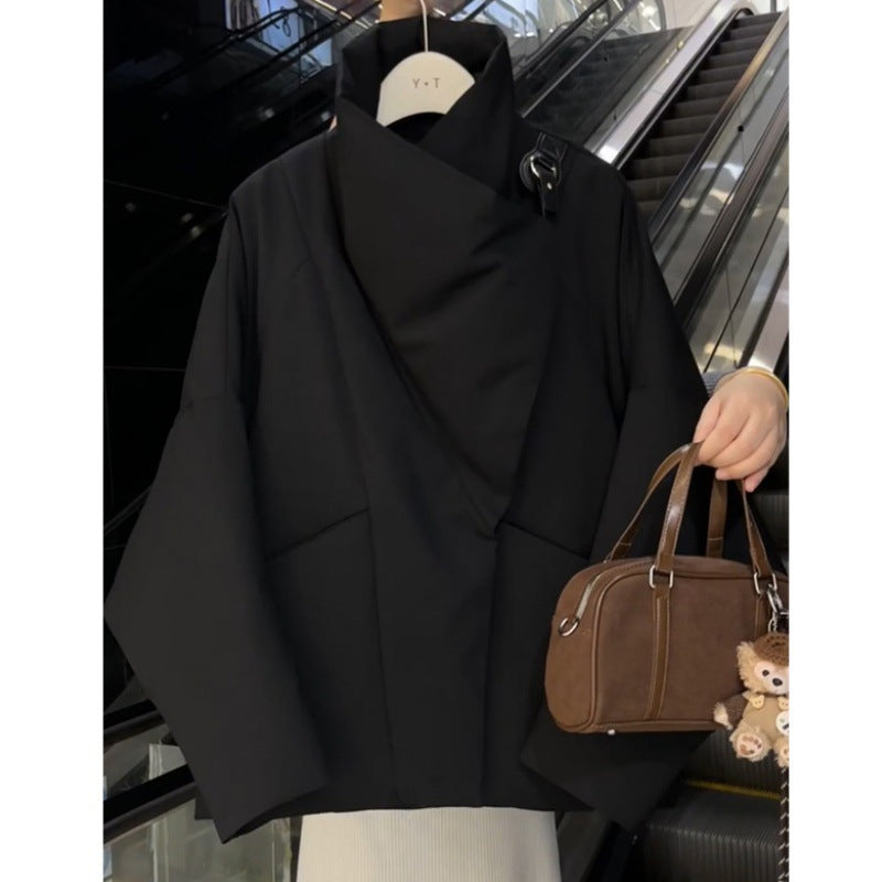 Women's short cotton coat with large lapel and warm outerwear design