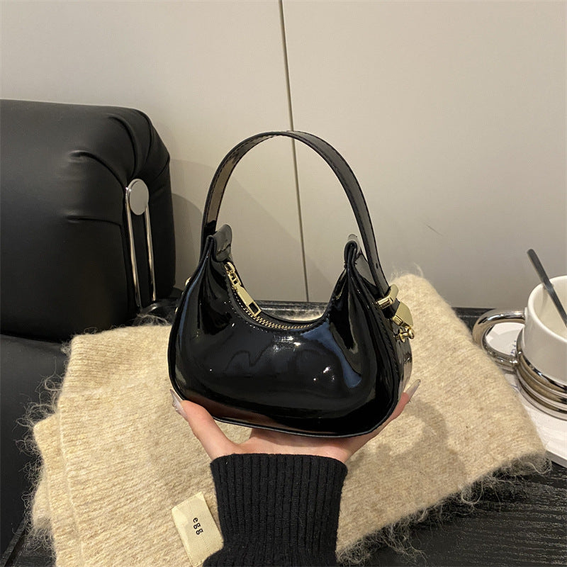 French-style niche luxury handbag in elegant design