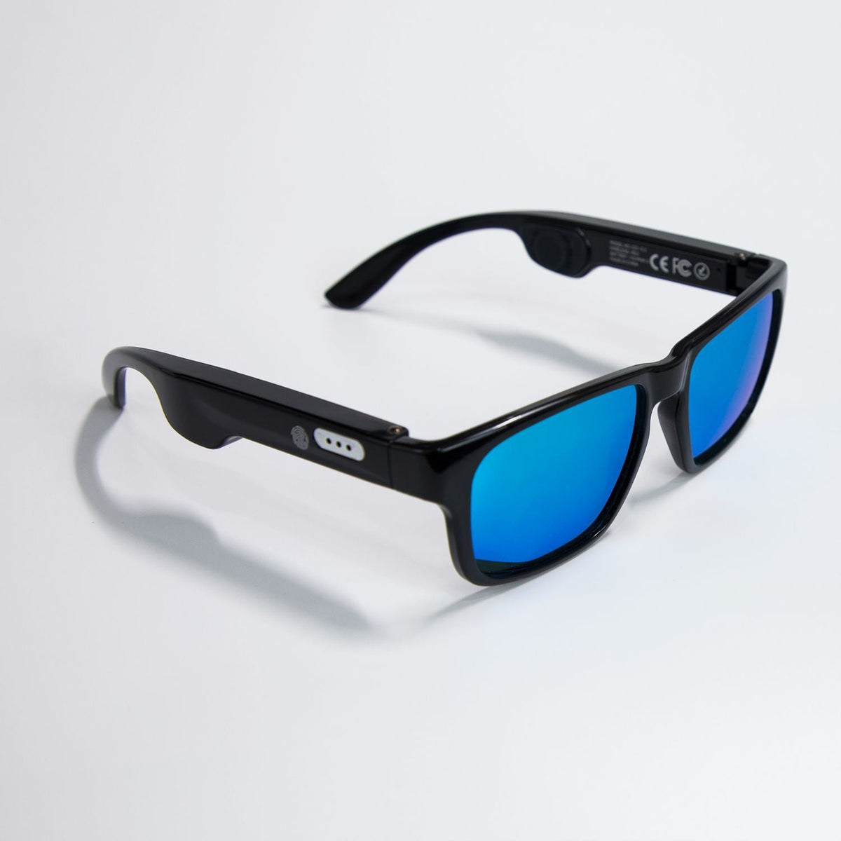 Smart Bluetooth sunglasses with built-in outdoor stereo loudspeakers, multifunctional design, black frame