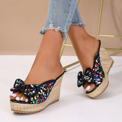 Stylish casual slip-on elevating sandals with elegant design, versatile women’s footwear