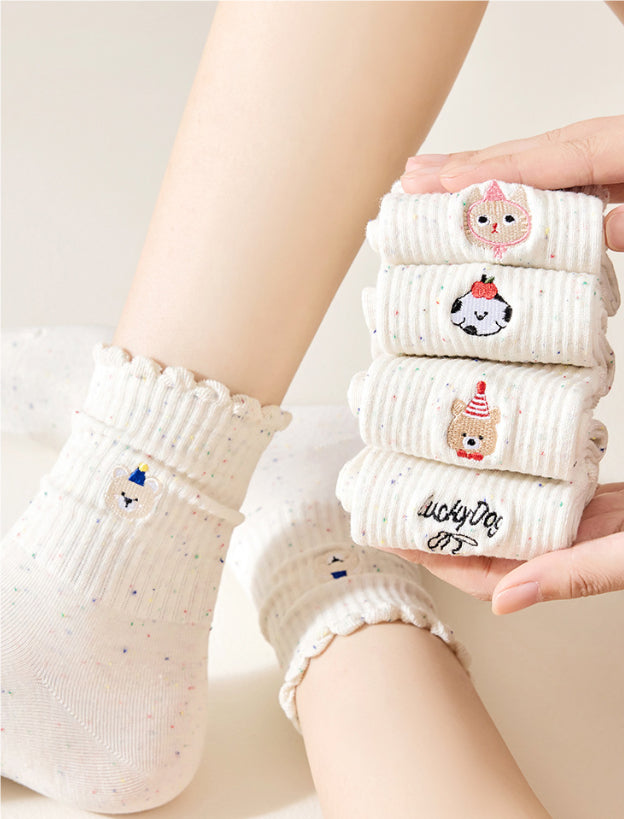 Embroidered ruffle-ankle socks for women in a delicate ankle-length design