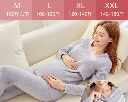 Thermal underwear set in soft, close-fitting fabric with long sleeves and full-length legs
