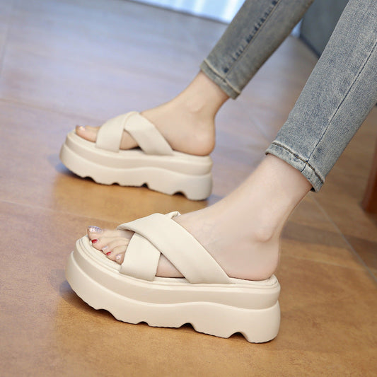 Women's thick-soled summer slippers for outdoor wear, small size, open-toe design