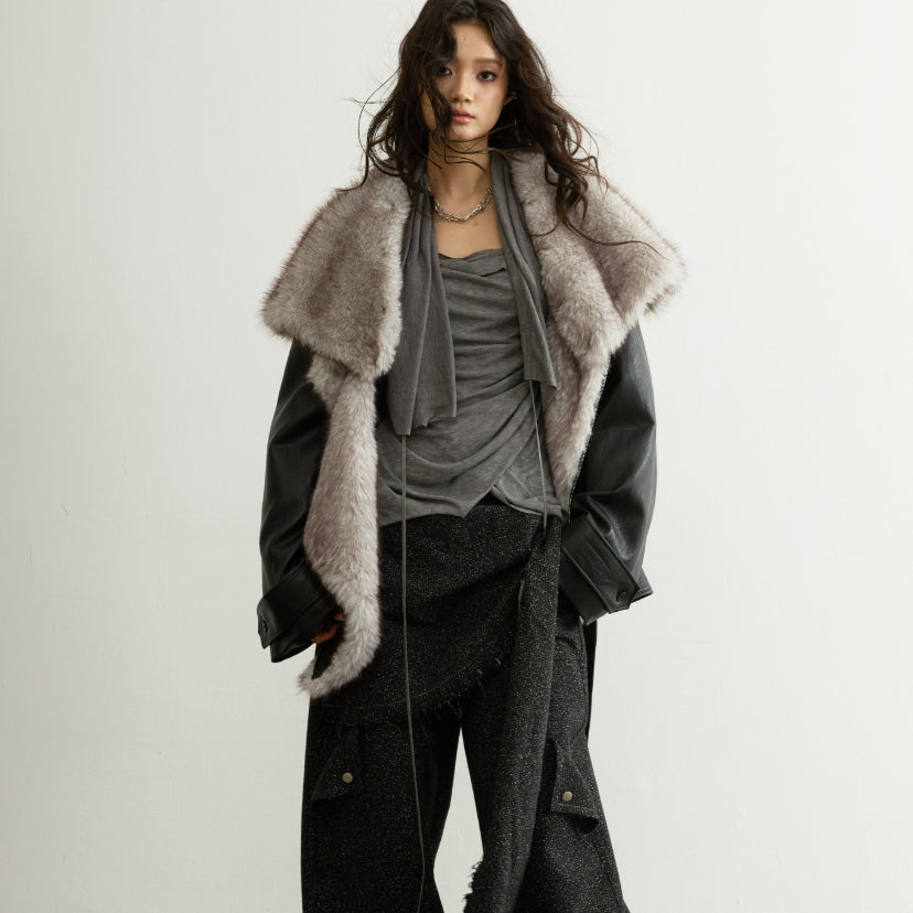 Handsome detachable fur-collar PU leather jacket in black with zip front and long sleeves
