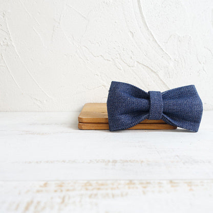Gentleman pet bow tie for dogs and cats, classic formal accessory in a stylish design