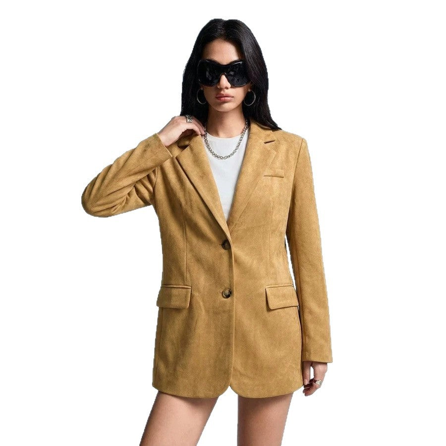 Stylish versatile suede-blend blazer in a tailored silhouette