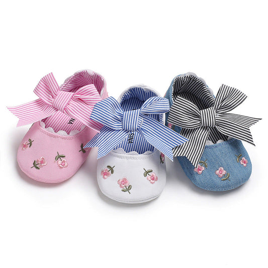 Bowknot baby girl toddler shoes with anti-slip sole and decorative bowknot detail